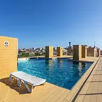De Luxe Con Piscina Salou