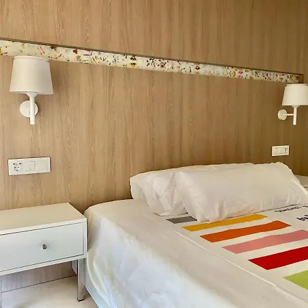 De Luxe Con Piscina Apartment