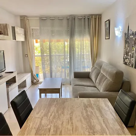 De Luxe Con Piscina Apartment