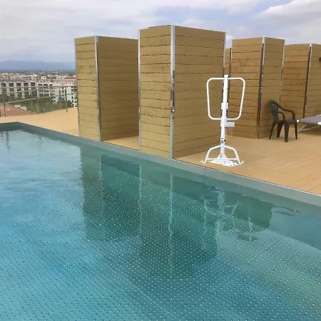 De Luxe Con Piscina Apartment