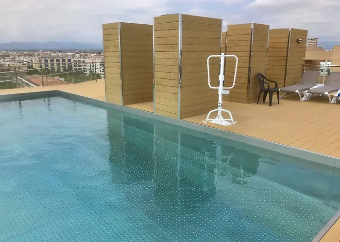 De Luxe Con Piscina Apartament