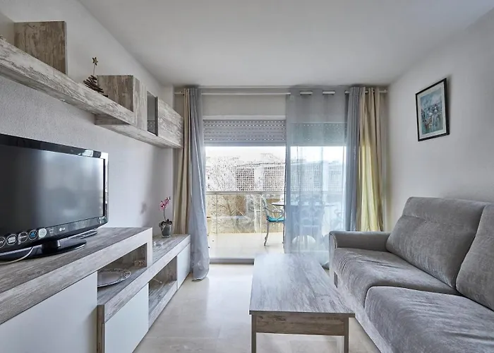 De Luxe Con Piscina Apartment