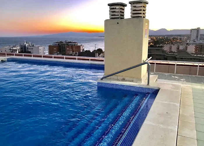 De Luxe Con Piscina
