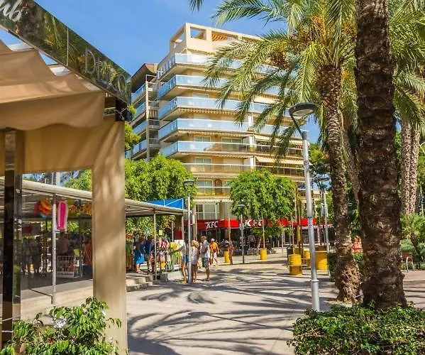 De Luxe Con Piscina Apartment