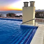 De Luxe Con Piscina